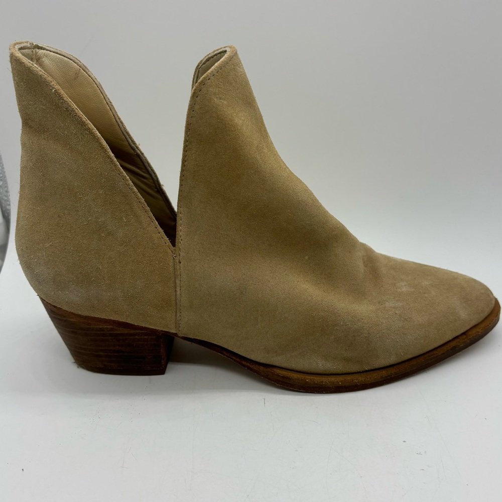 Free People Charm Double V Ankle Boots EUR 38 US 7.5 Beige Suede